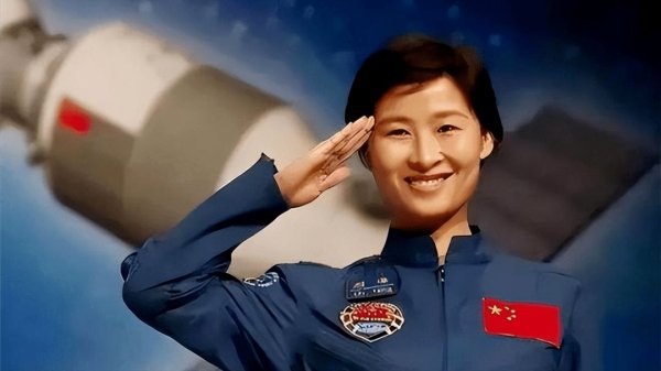 开云kaiyun中国官方网站 女航天员刘洋大校终于添加一颗星, 确凿杰出太快, 亦然人心归向!